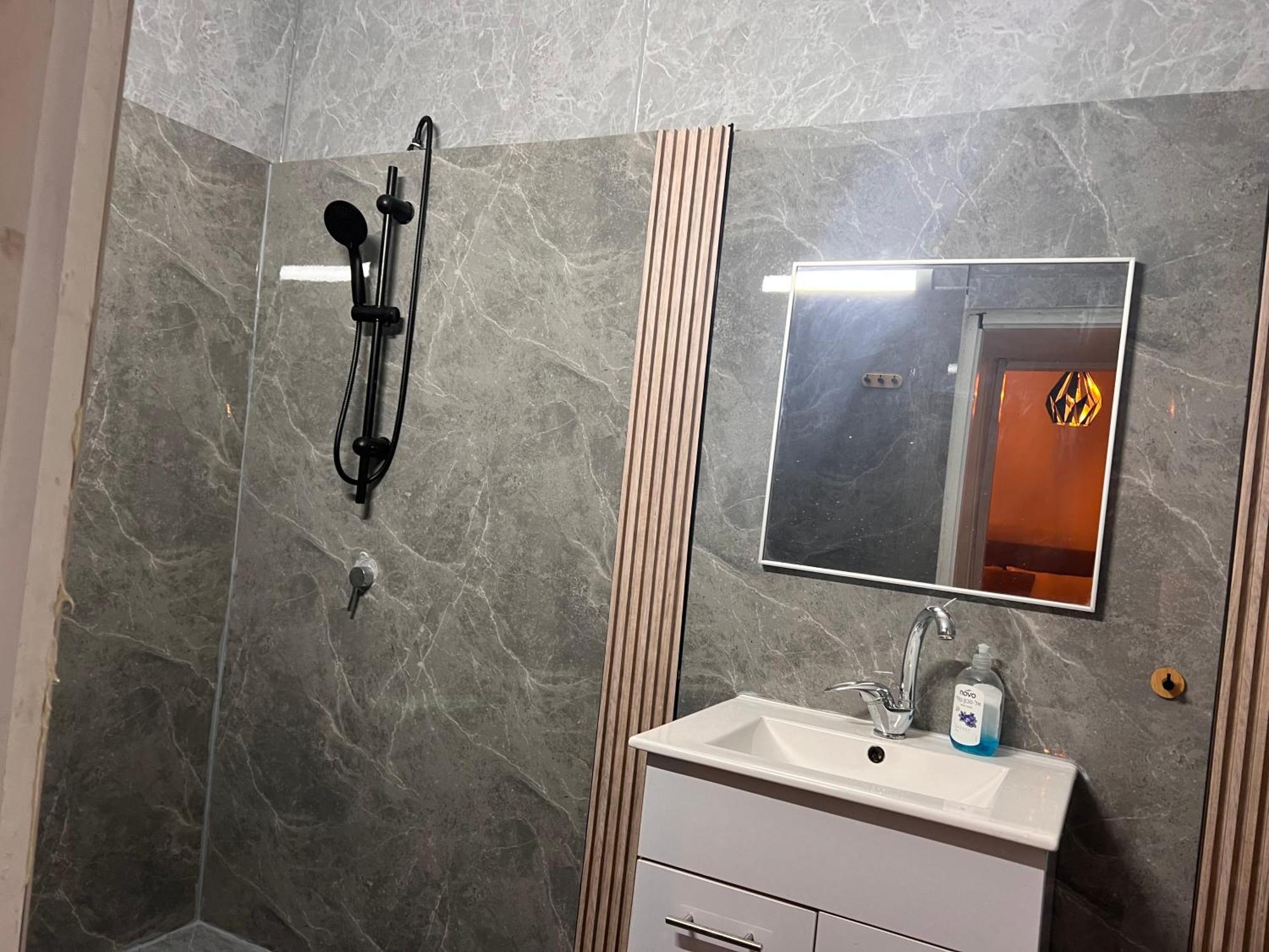 Duke Of The Dead Sea By Crown Apartment Neve Zohar Bagian luar foto